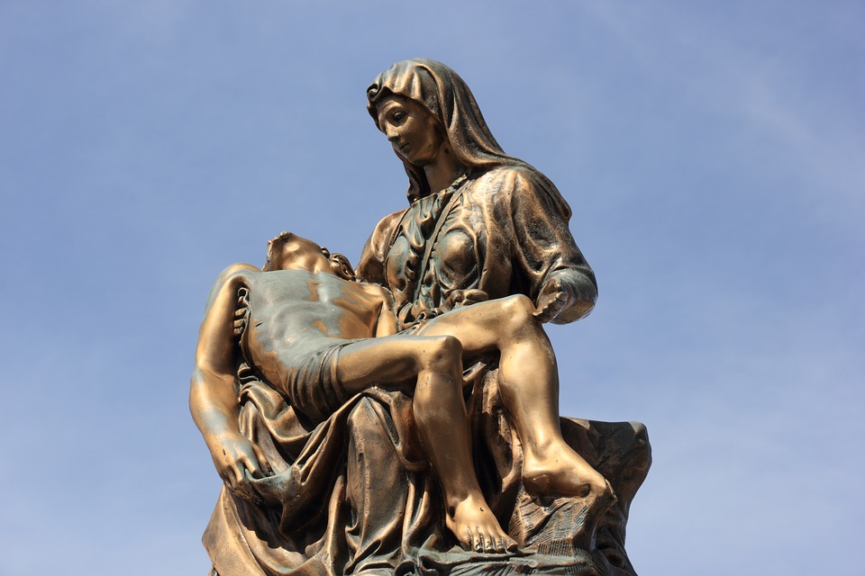 Oraciones por los muertos que se recitan para recordarlos de forma correcta